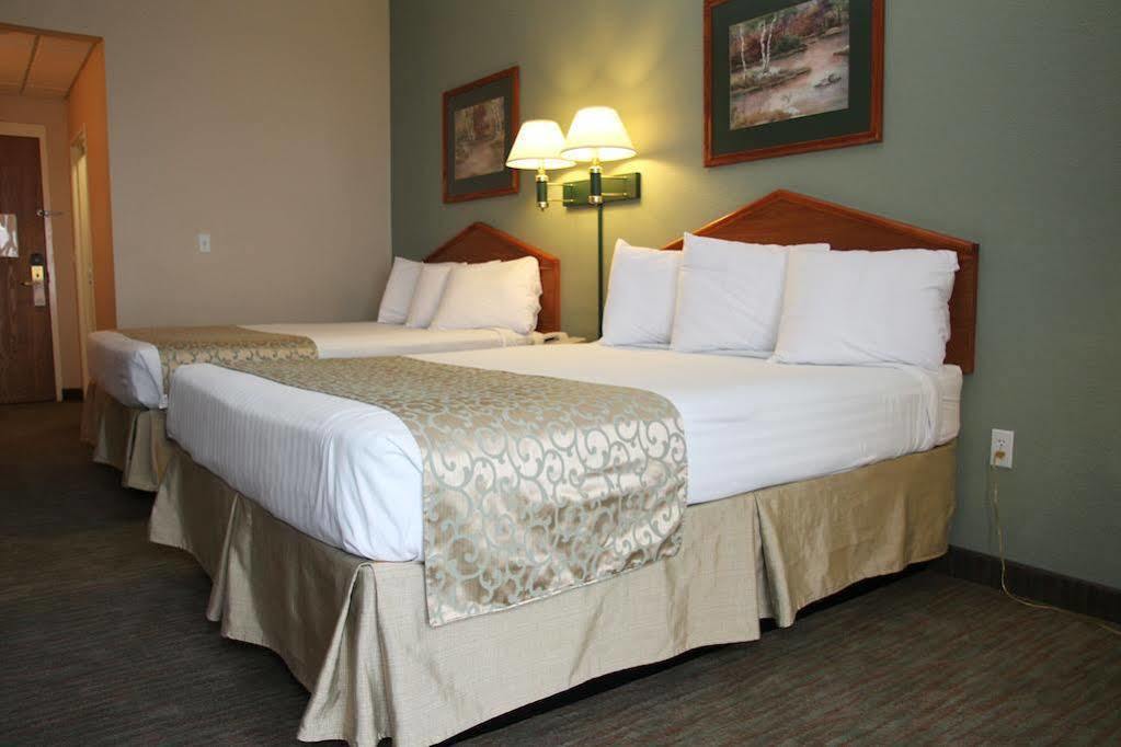 Beachfront Hotel Houghton Lake Exterior photo